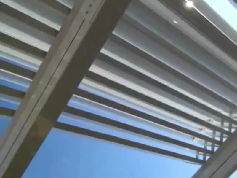 Pergola bioclimatique réalisée par Access Reparation